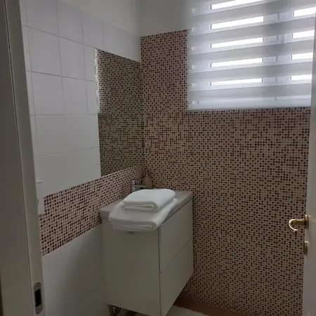 Appartement Metro Marche *
